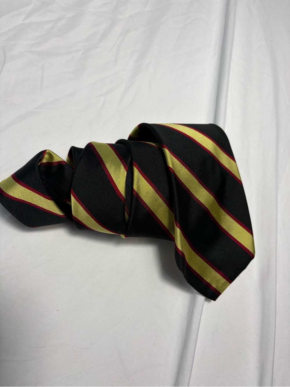 Brooks Brothers makers all silk tie